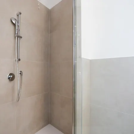 Valdastico Short 4*