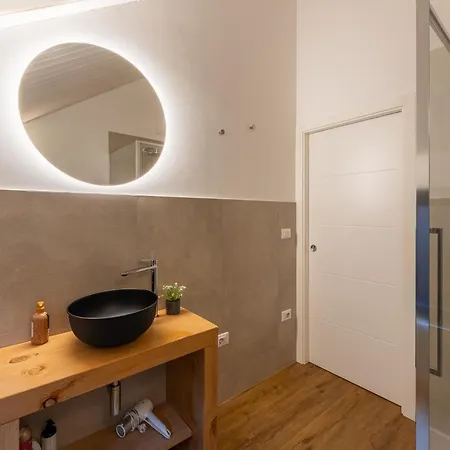 Gasthuis Valdastico Short 4*